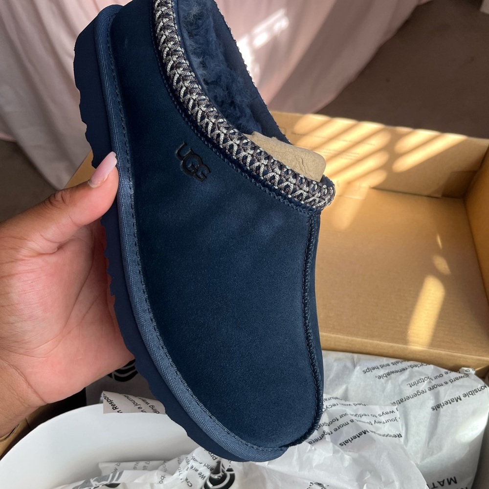 Ugg Women’s Tasman Slippers $90 or best offer brand new !!